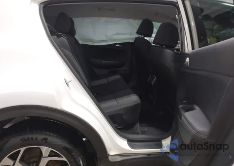 2020 Kia Sportage Lx z USA, uszkodzony, nr VIN KNDPMCAC2L7777885